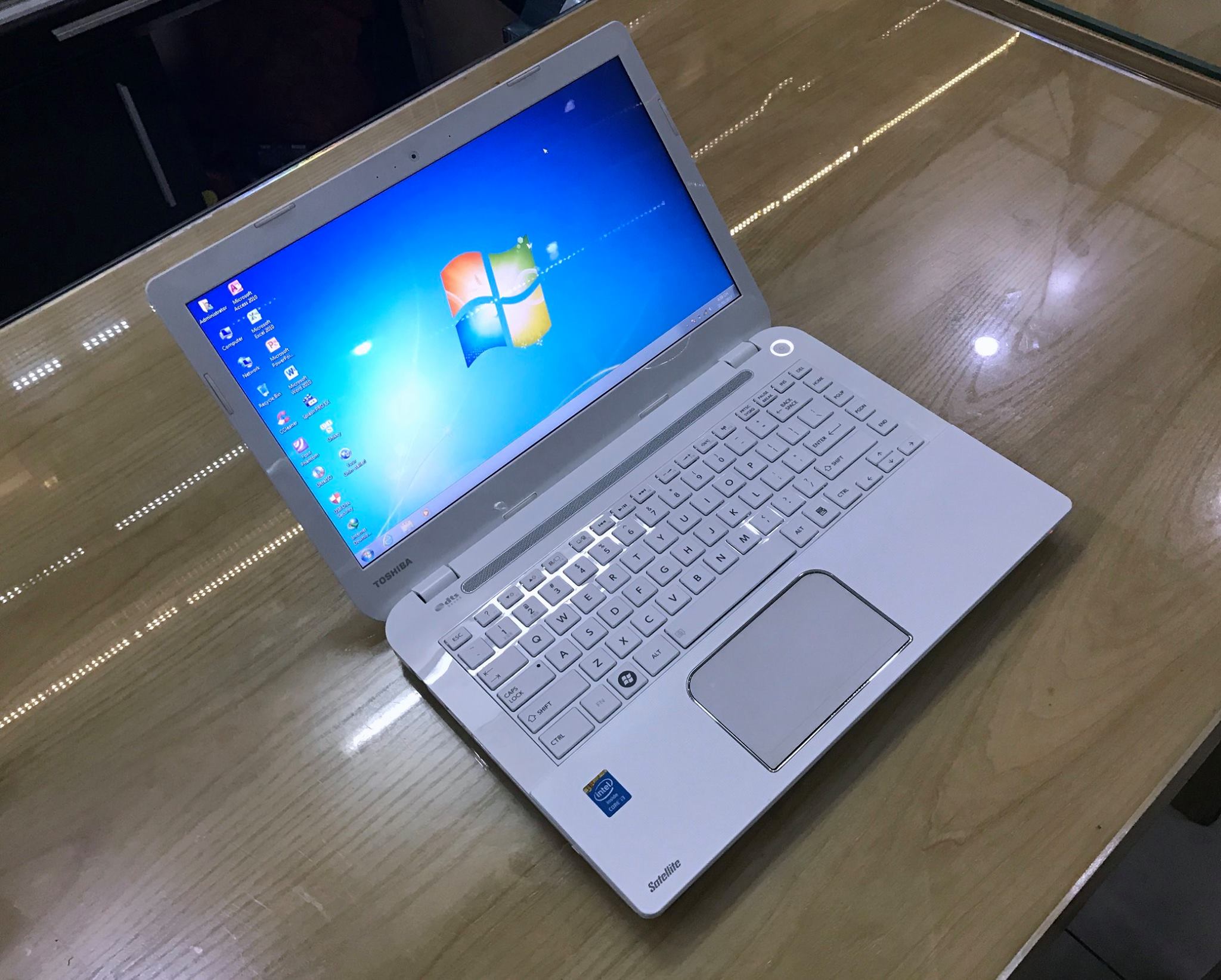 Laptop Toshiba L40A i3.jpg